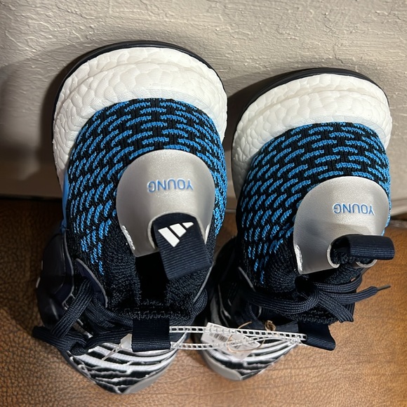 Brand New Adidas NBA’s Trae Young 2 Atlanta Hawks Superstar Point Guard Sneakers - Picture 6 of 8